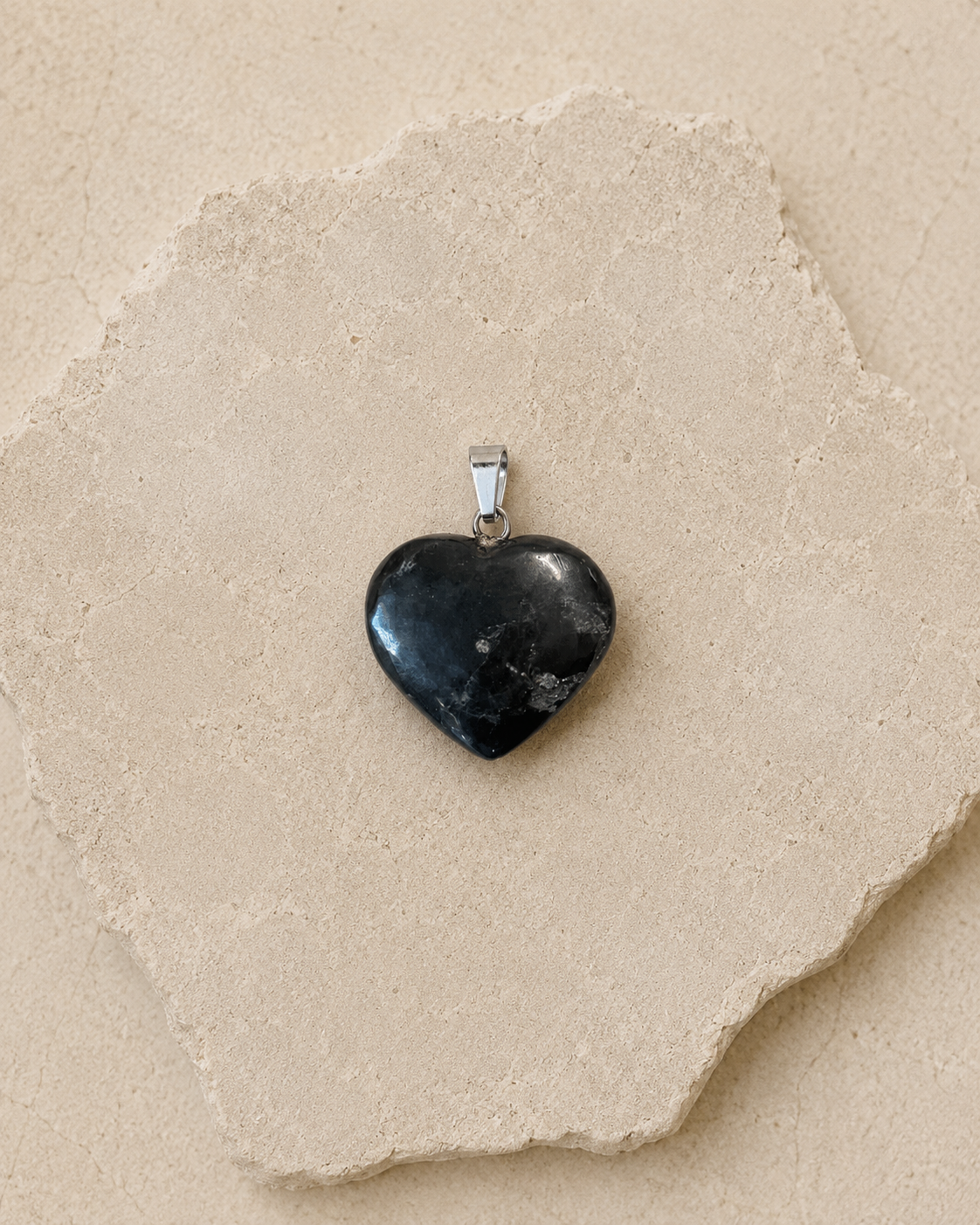 Shungite Heart Pendant / Pendant Corazón de Shungite