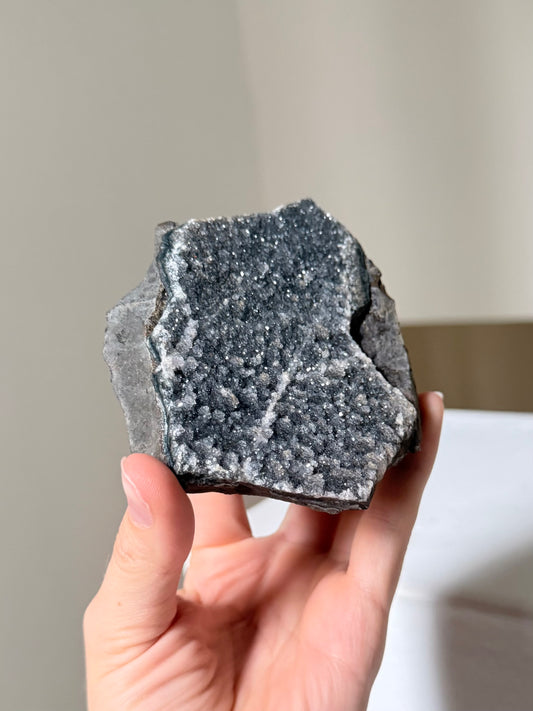 Black Amethyst Cluster / Amatista Negra Cluster
