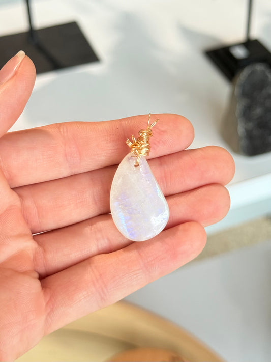 Moonstone Pendant ( Silver 925 platted gold Wire )