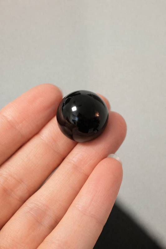 Ombliguero de obsidiana