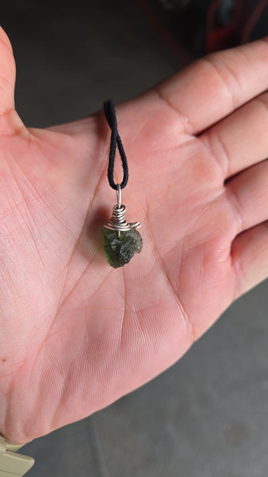 Moldavite ( Silver 925 wire )