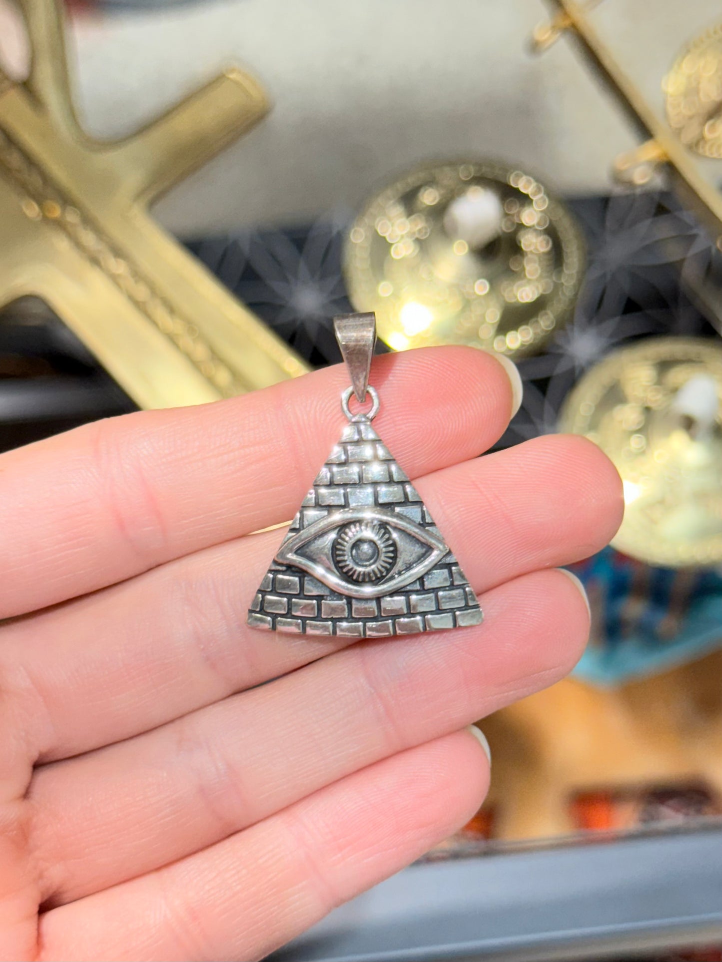 The all-seeing eyes Pendant