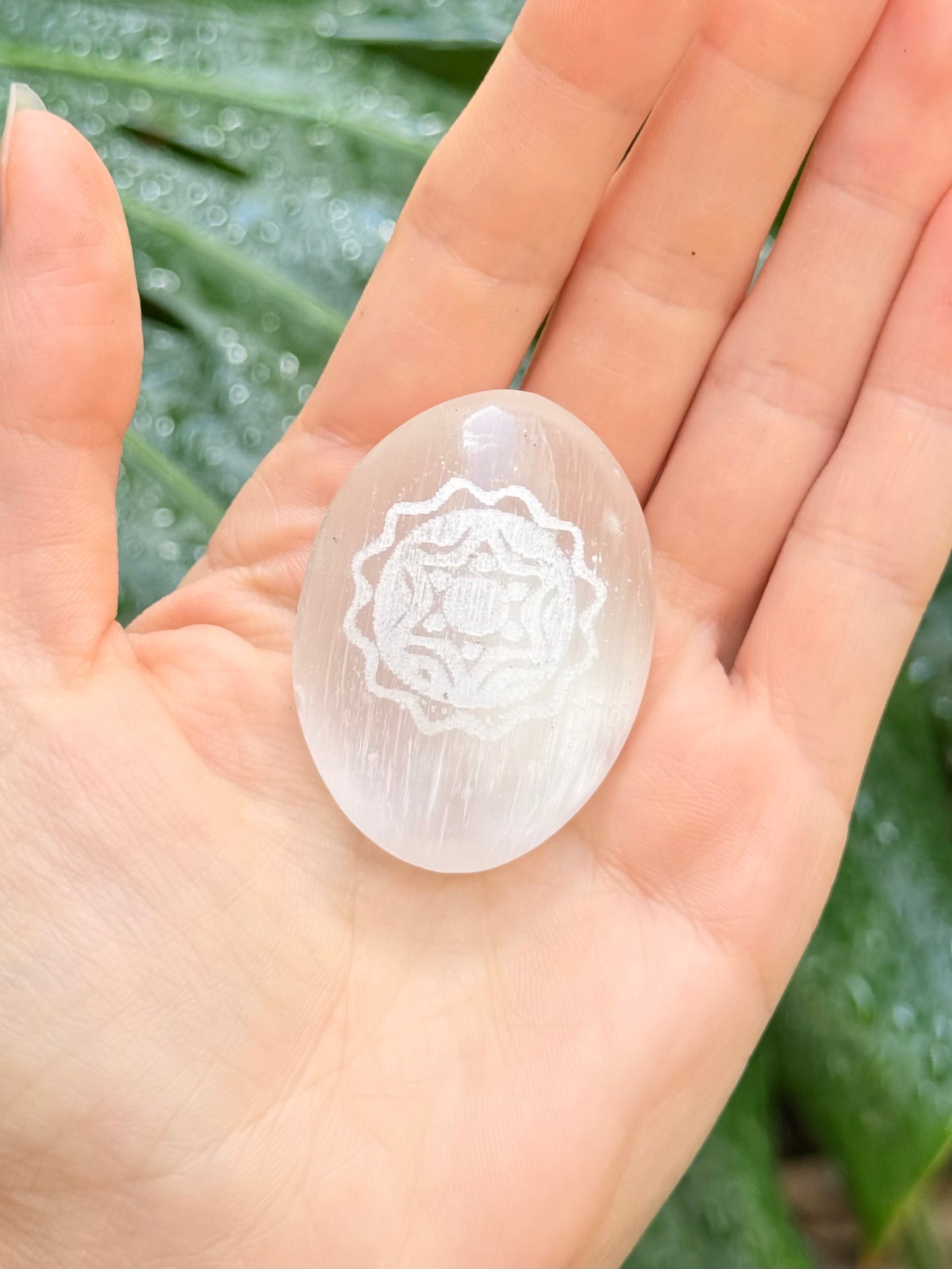 Selenite Palm Stone ( Anahata )