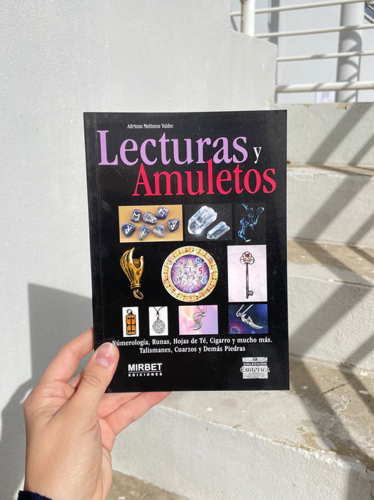 Lecturas y Amuletos ( Libro Español ) Por: Adriana Matienzo Valdez
