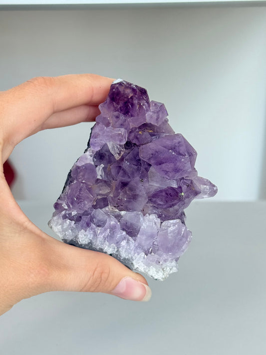 Small Amethyst Cluster / Clúster Pequeño de Amatista