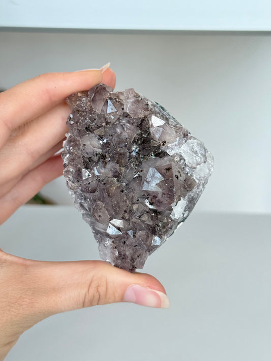 Small Amethyst Cluster / Clúster Pequeño de Amatista