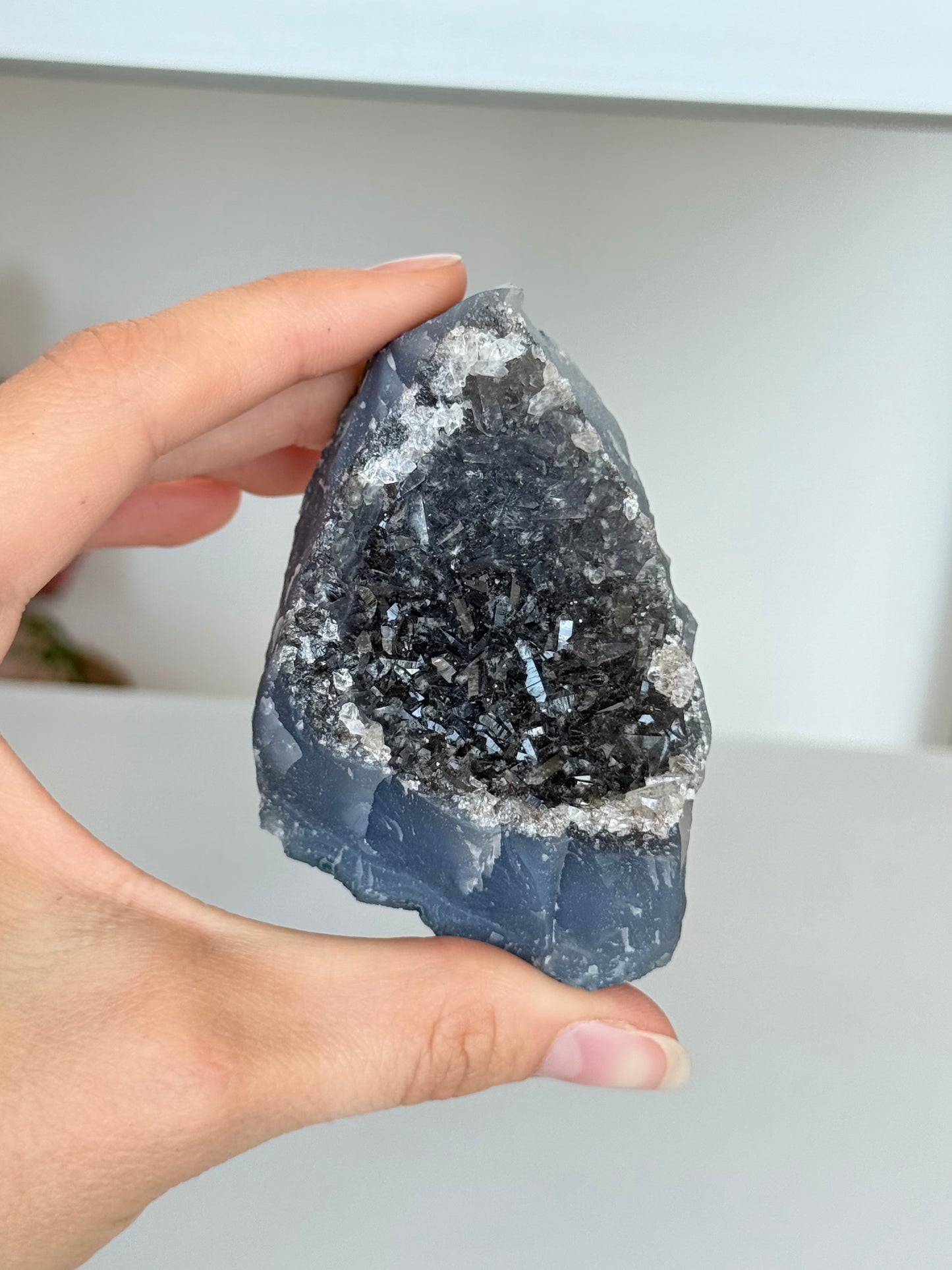 Dark Amethyst Cluster / Clúster de Amatista Oscura