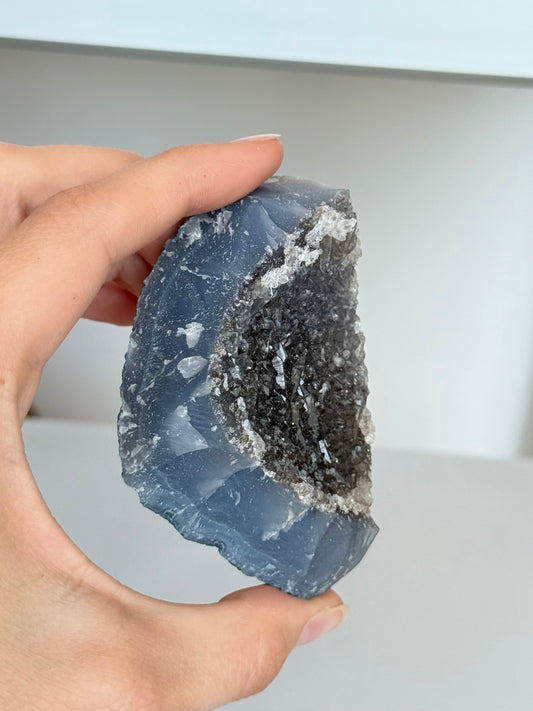 Dark Amethyst Cluster / Clúster de Amatista Oscura
