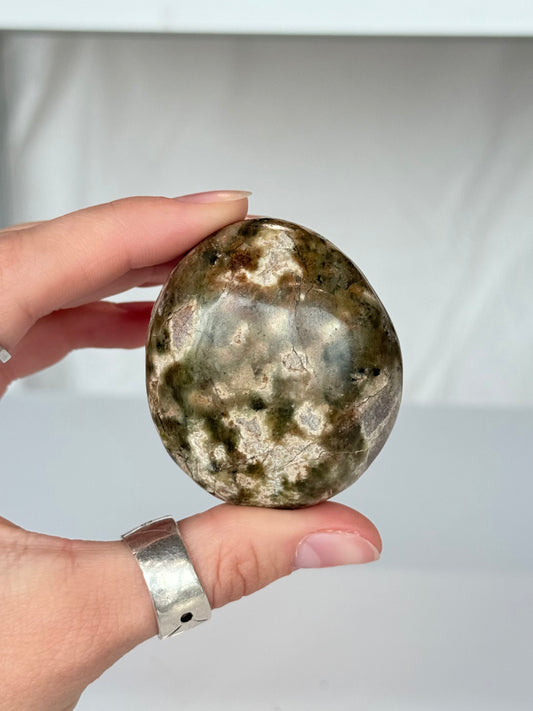 Chrysoprase Palm Stone