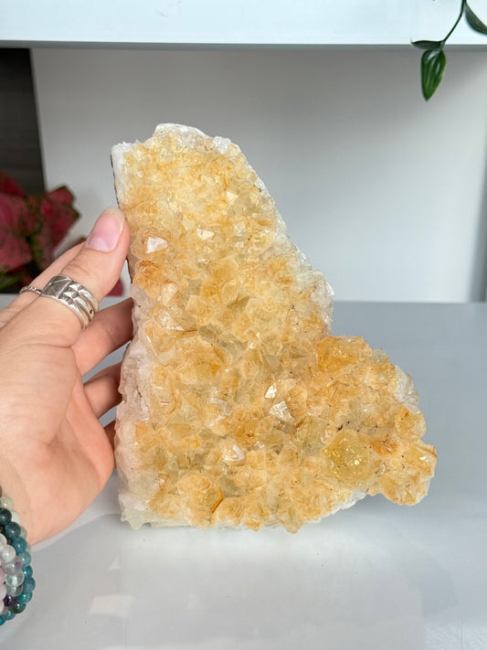 Citrine Cluster (Heat-Treated) / Clúster de Citrino (Tratado con Calor)