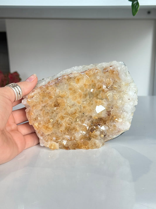 Citrine Cluster (Heat-Treated) / Clúster de Citrino (Tratado con Calor)