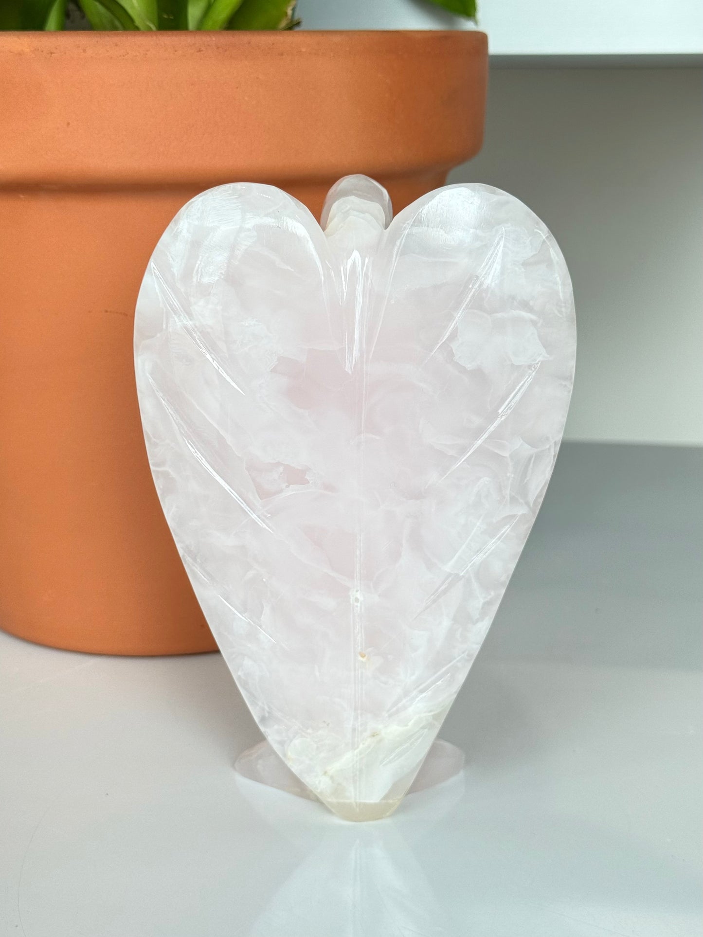 Pink Calcite Angel / Ángel de Calcita Rosa