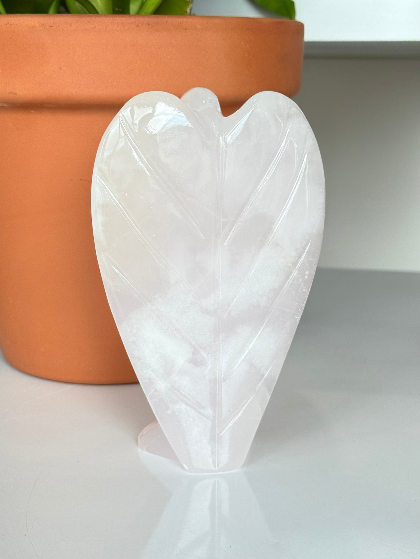 Pink Calcite Angel / Ángel de Calcita Rosa