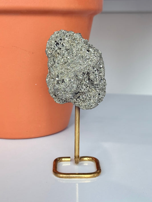 Pyrite on Gold Stand / Pirita en Base Dorada