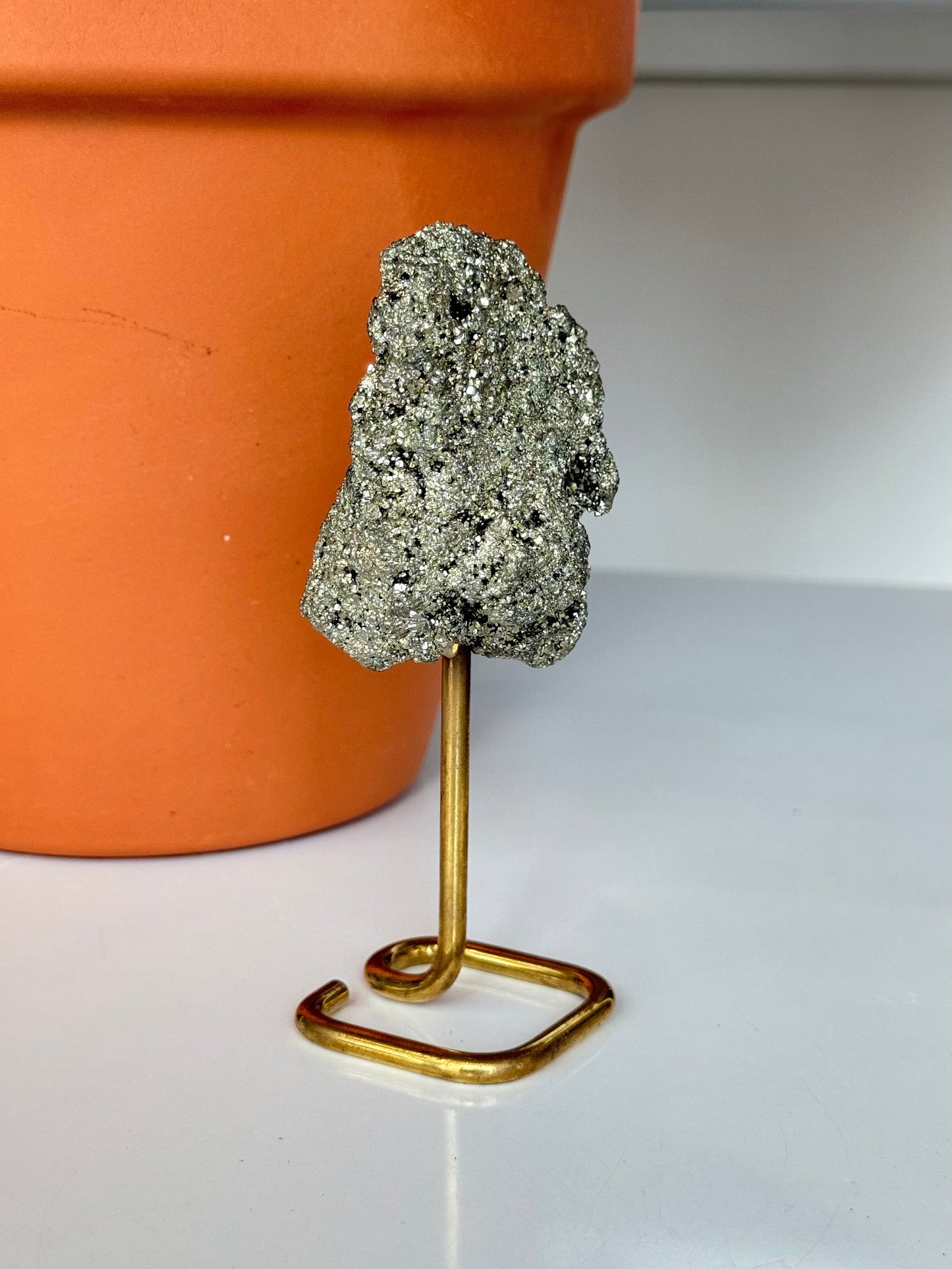 Pyrite on Gold Stand / Pirita en Base Dorada