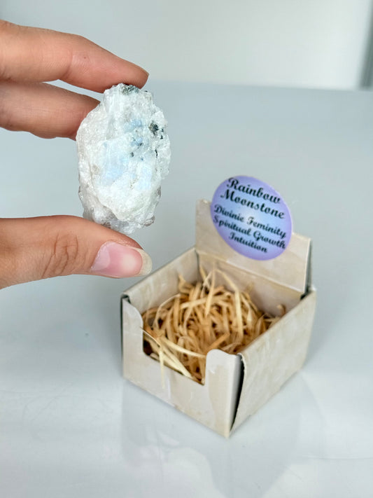 Rainbow Moonstone Raw Box / Cajita con Piedra Luna Arcoíris en Bruto