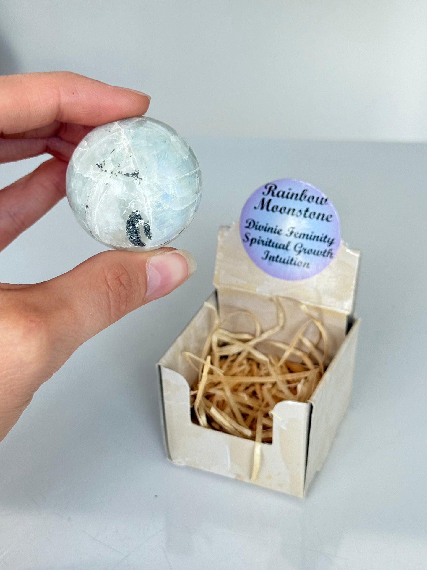 Rainbow Moonstone Sphere Box / Cajita con Esfera de Piedra Luna Arcoíris