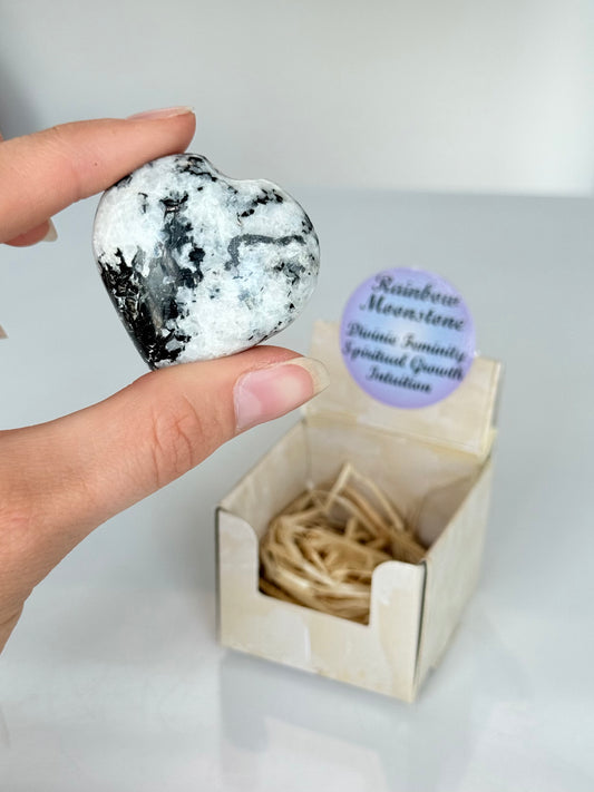 Rainbow Moonstone Heart Box / Cajita con Corazón de Piedra Luna Arcoíris