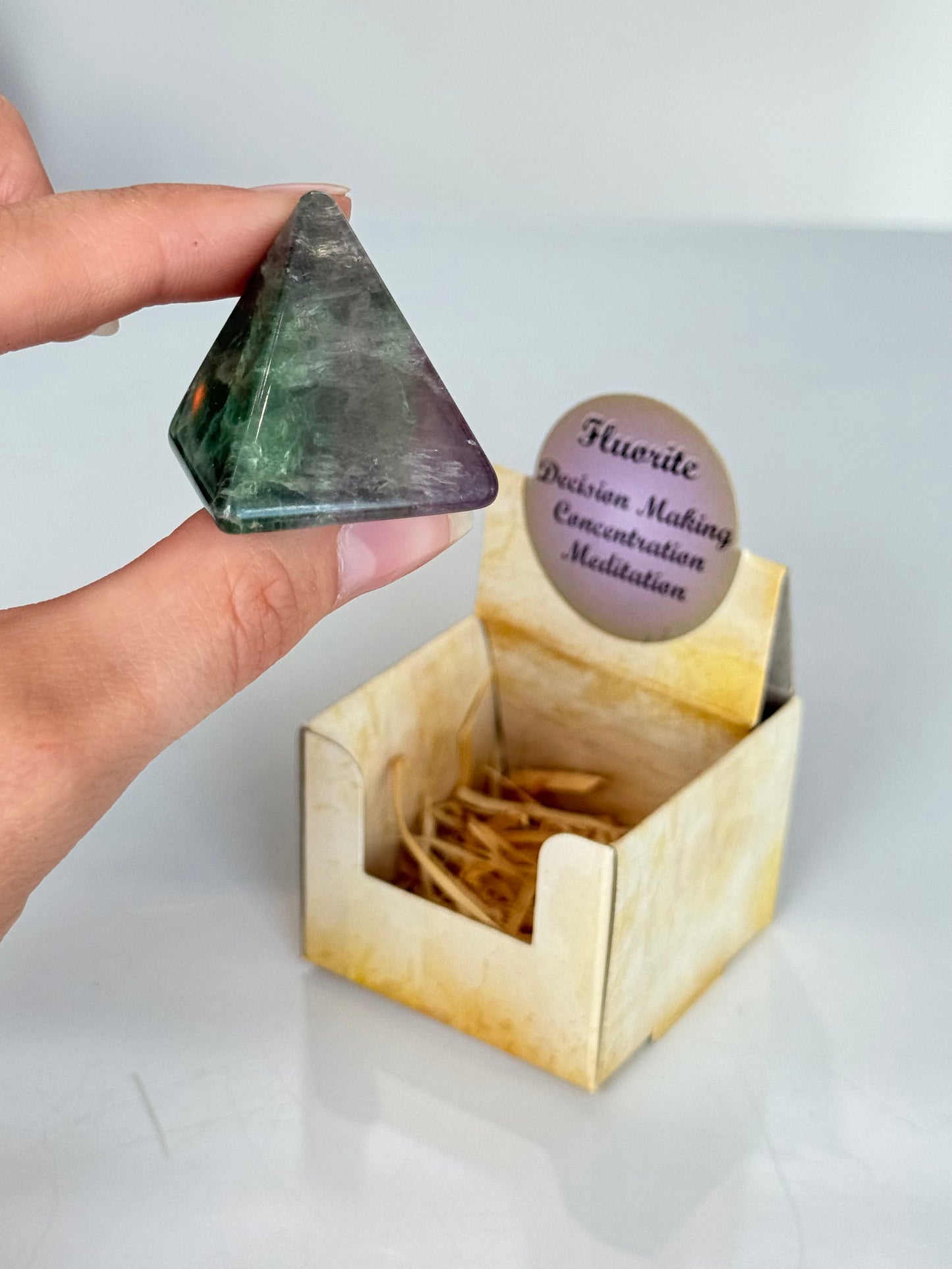 Fluorite Pyramid Box / Cajita con Pirámide de Fluorita