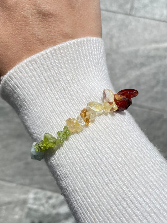 Pulsera con chips de los 7 chakras