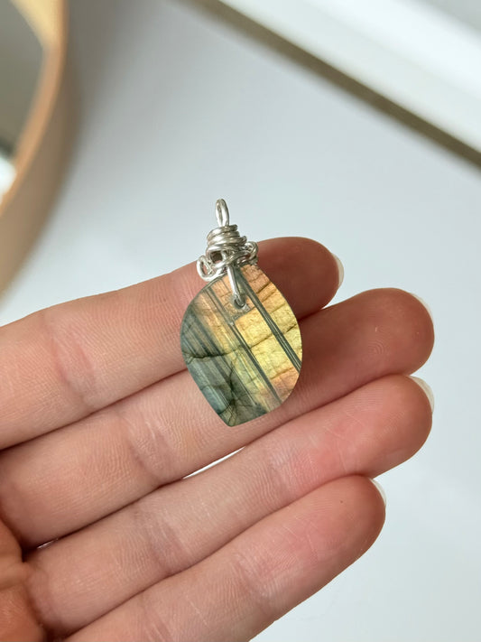 Labradorite Pendant ( Silver 925 wire )