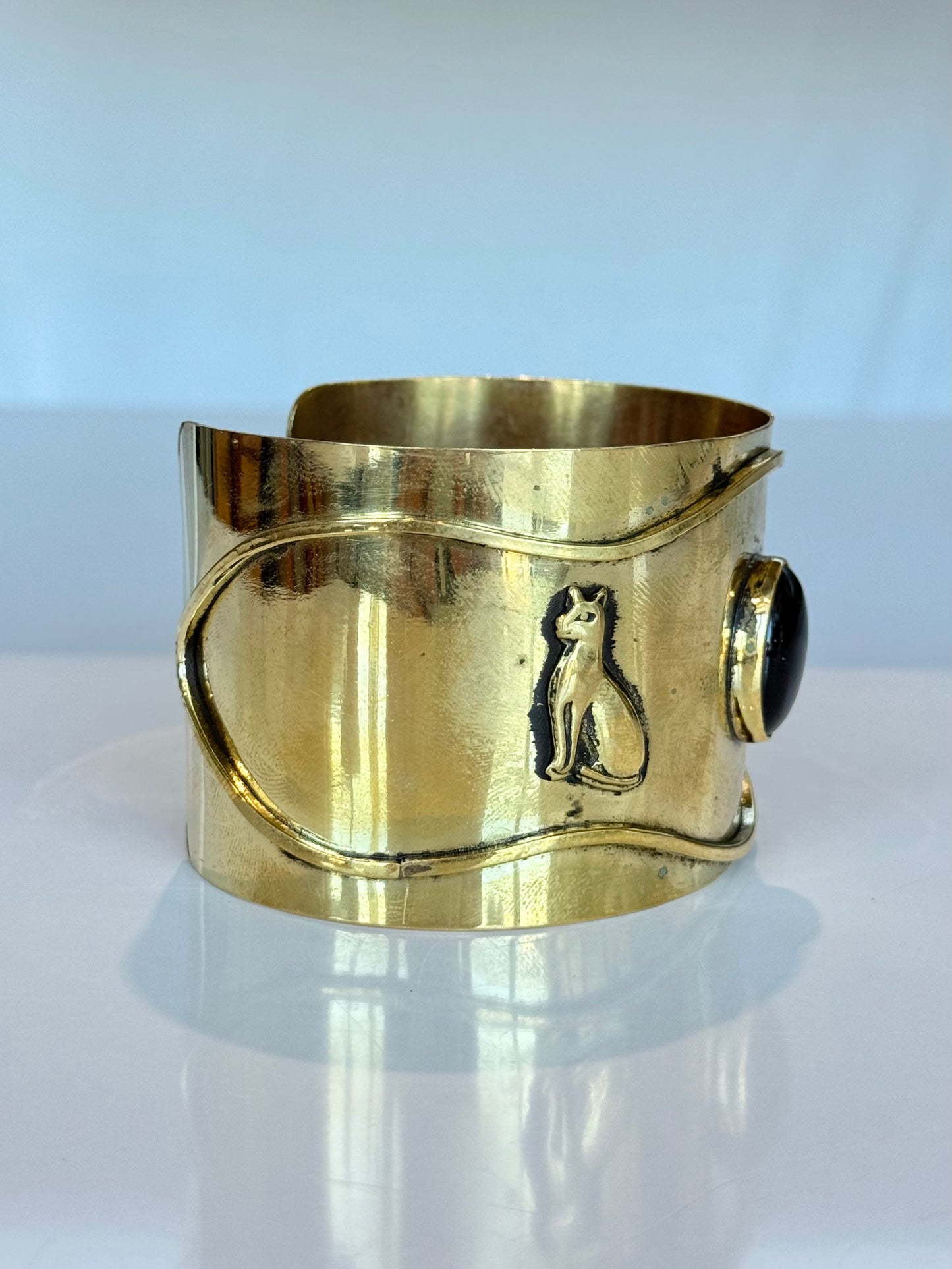 Protection Egyptian Agate Cuff ( Brass )