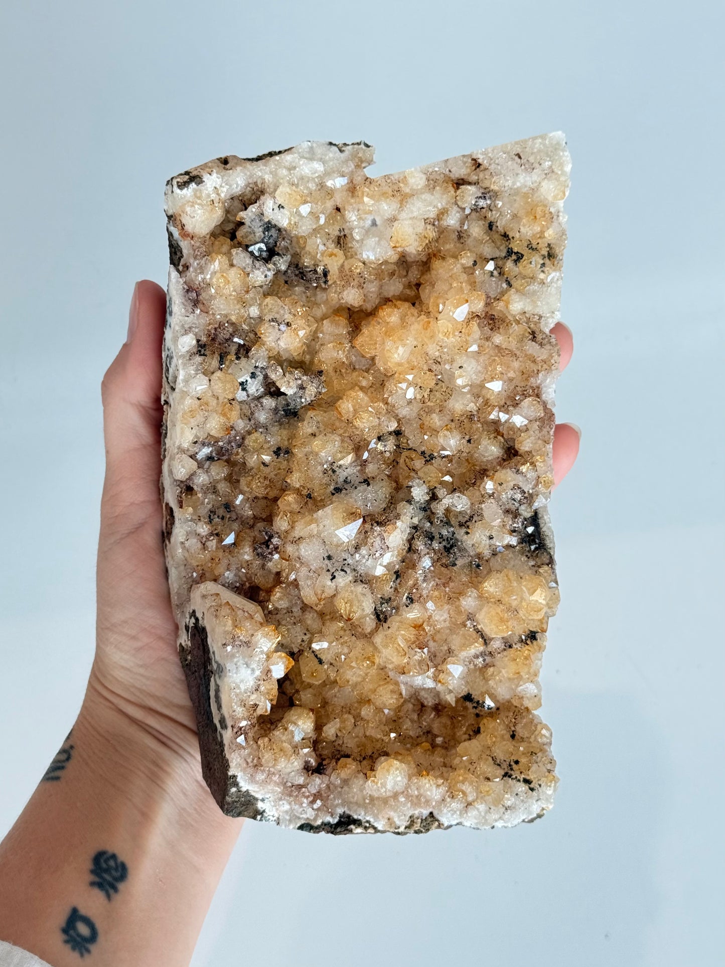 Citrine Cluster (Heat-Treated) / Clúster de Citrino (Tratado con Calor)