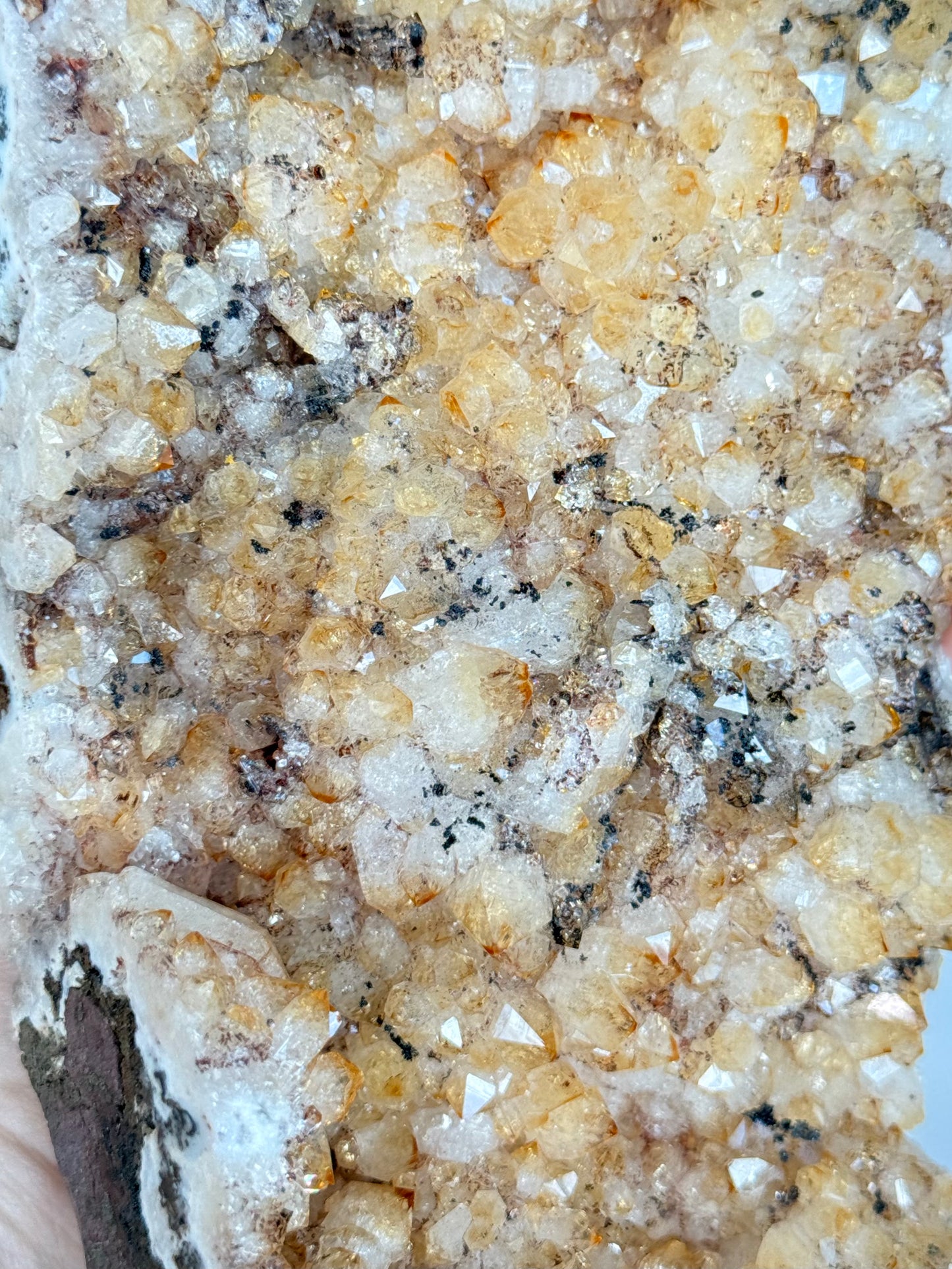 Citrine Cluster (Heat-Treated) / Clúster de Citrino (Tratado con Calor)