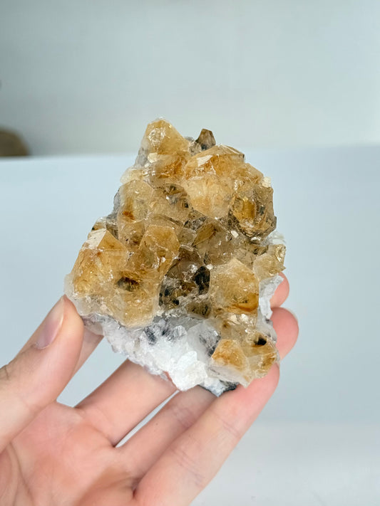 Citrine Cluster (Heat-Treated) / Clúster de Citrino (Tratado con Calor)