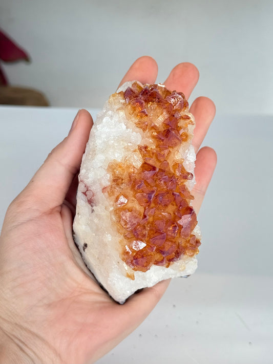 Citrine Cluster (Heat-Treated) / Clúster de Citrino (Tratado con Calor)