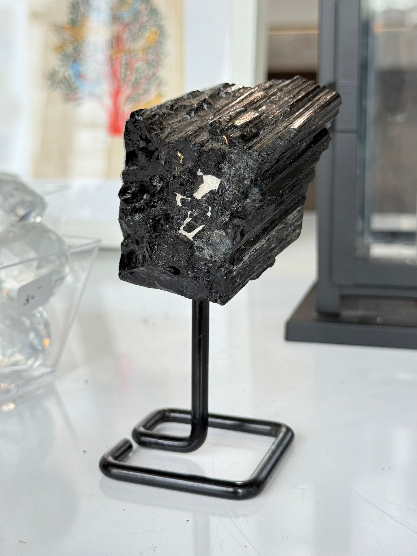 Black Tourmaline on Black Stand | Turmalina Negra sobre Base Negra