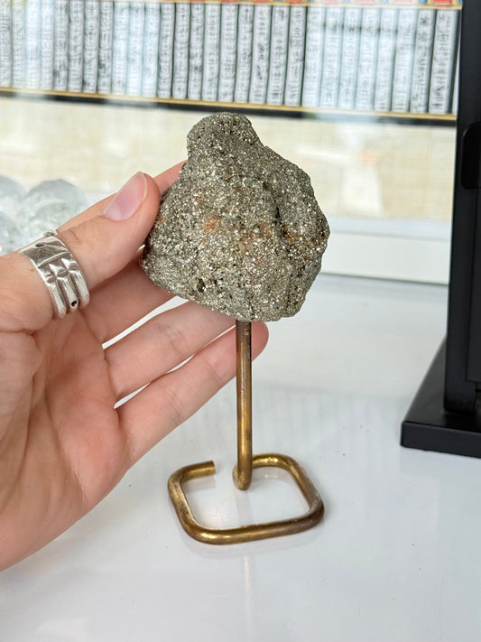 Raw Pyrite on Gold Stand / Pirita en Bruto sobre Base Dorada
