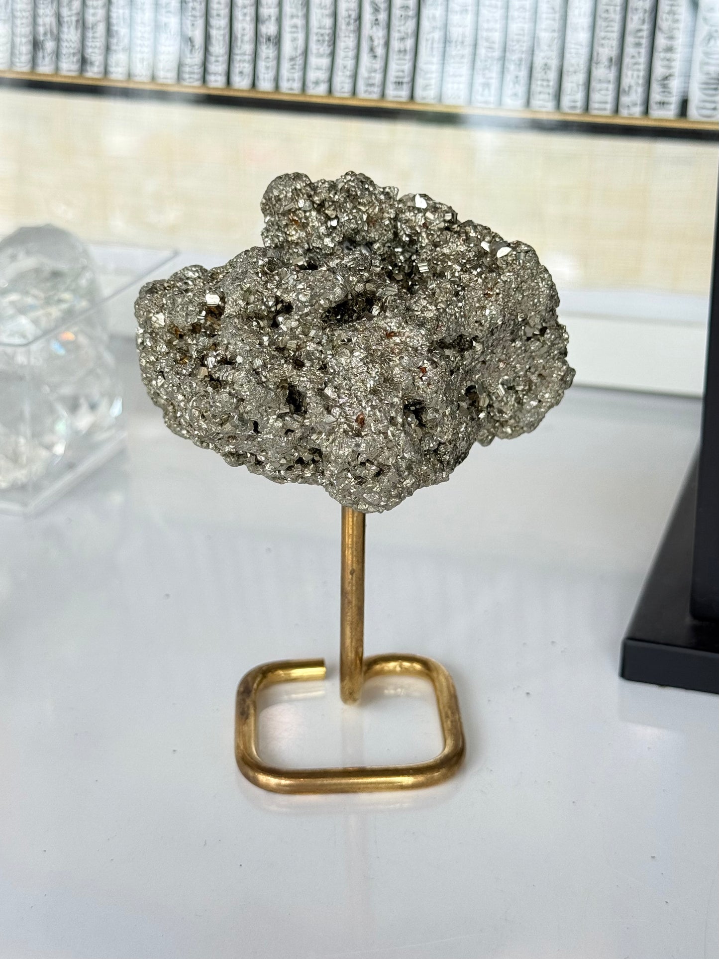 Raw Pyrite on Gold Stand / Pirita en Bruto sobre Base Dorada