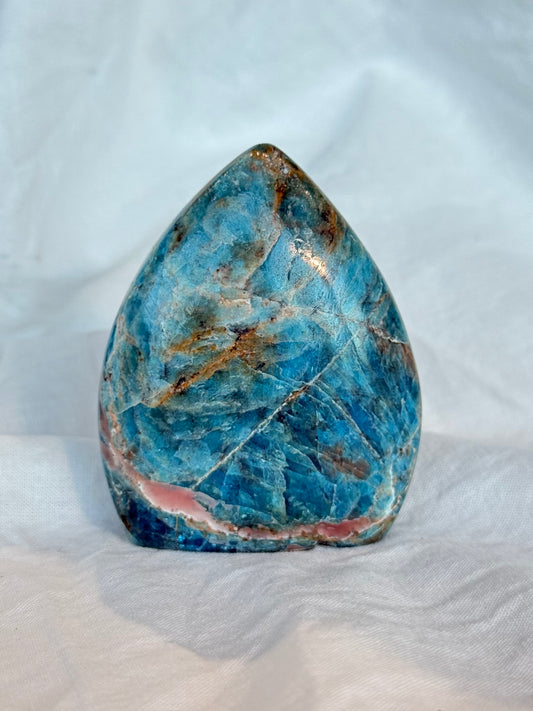 Blue Apatite Freeform ( Madagascar )