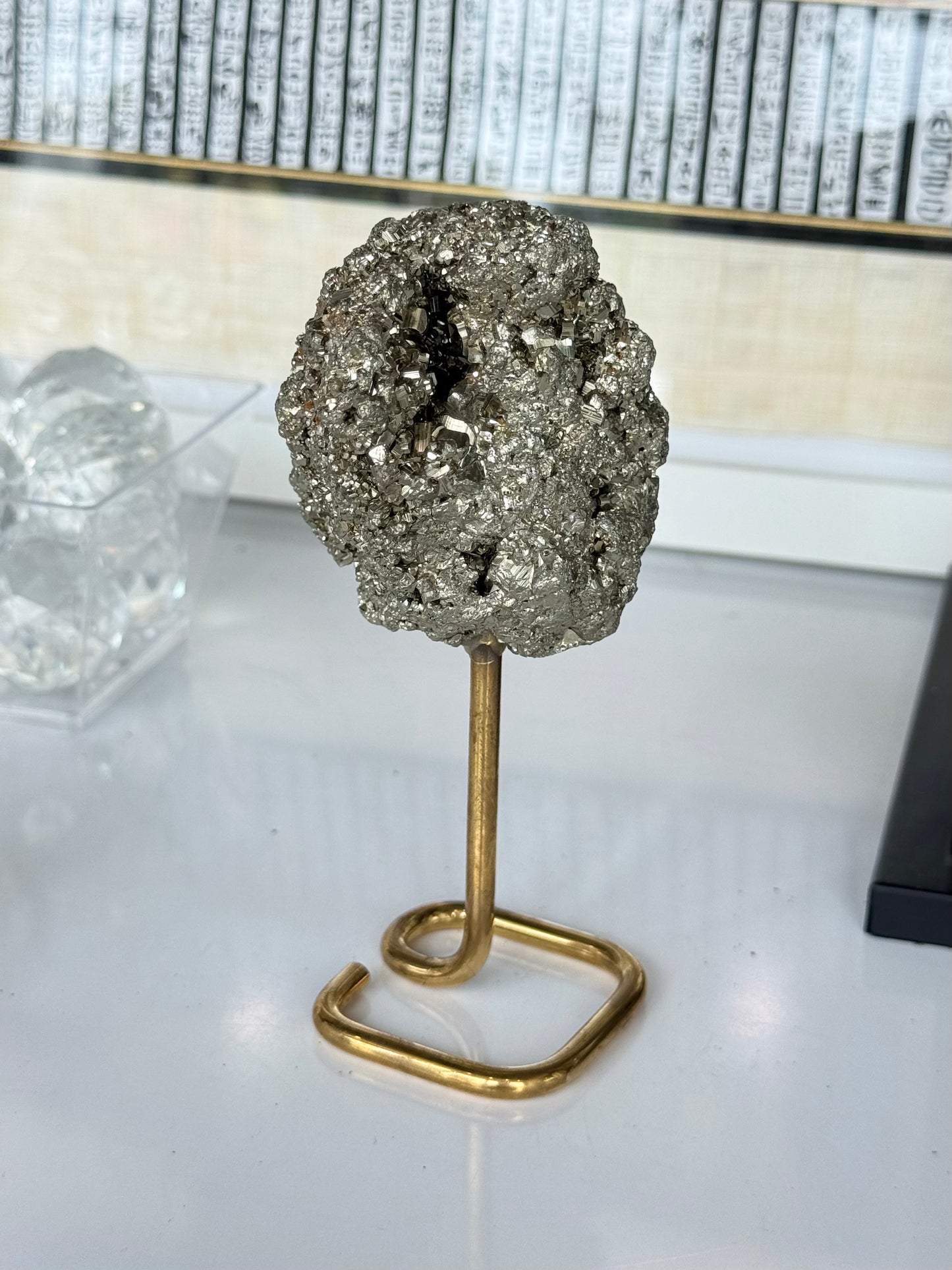 Raw Pyrite on Gold Stand / Pirita en Bruto sobre Base Dorada
