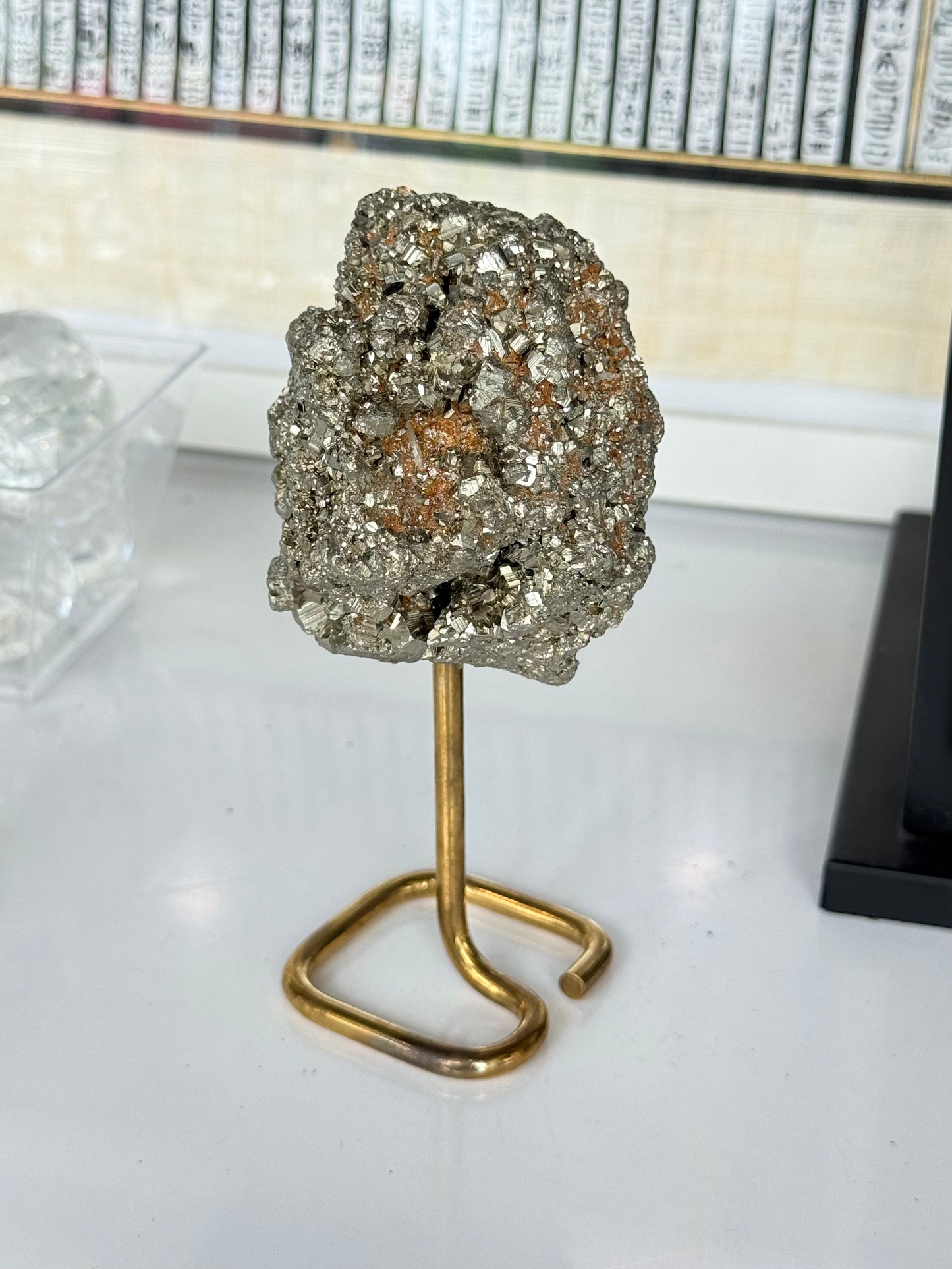 Raw Pyrite on Gold Stand / Pirita en Bruto sobre Base Dorada