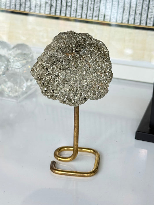 Raw Pyrite on Gold Stand / Pirita en Bruto sobre Base Dorada
