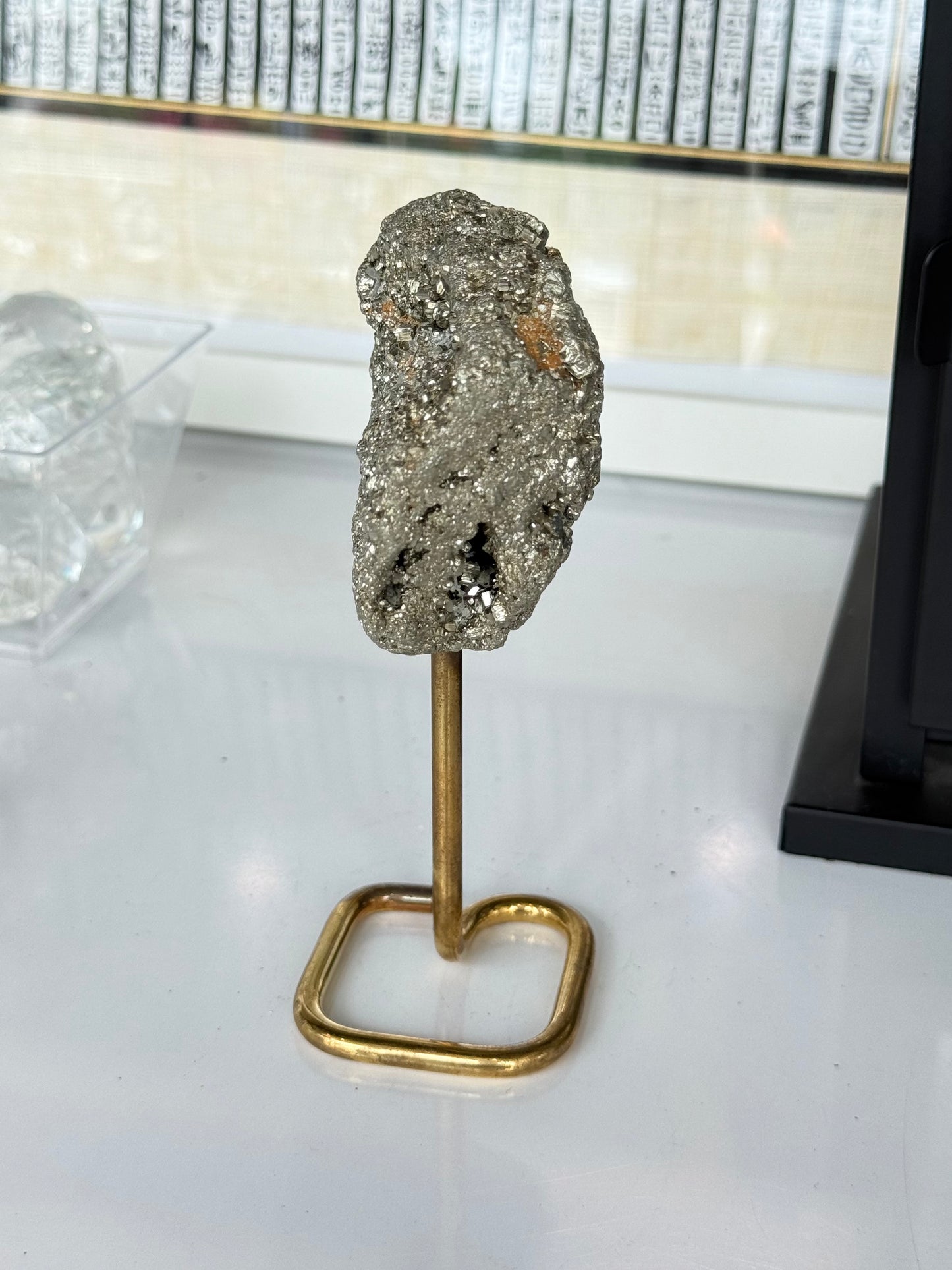 Raw Pyrite on Gold Stand / Pirita en Bruto sobre Base Dorada