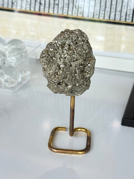Raw Pyrite on Gold Stand / Pirita en Bruto sobre Base Dorada