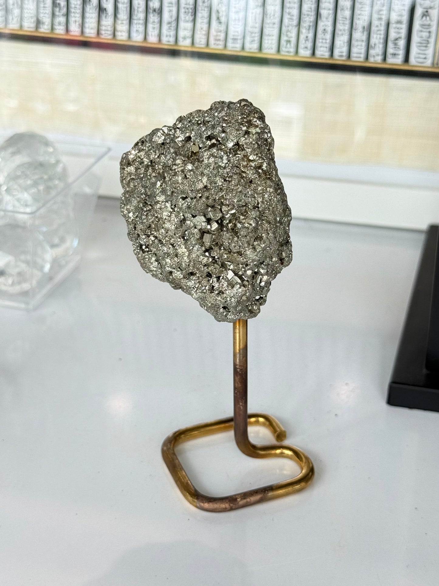 Raw Pyrite on Gold Stand / Pirita en Bruto sobre Base Dorada