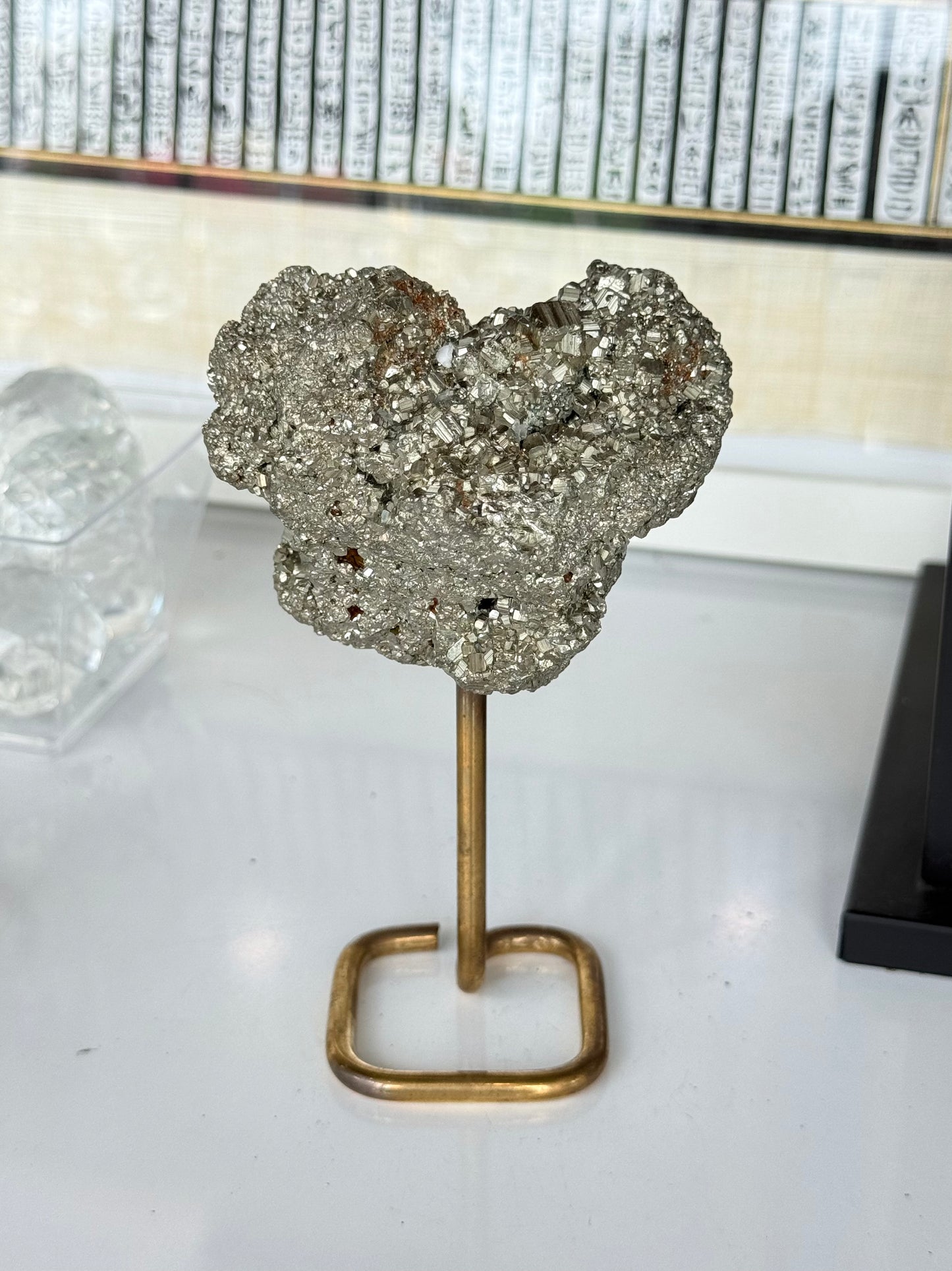 Raw Pyrite on Gold Stand / Pirita en Bruto sobre Base Dorada