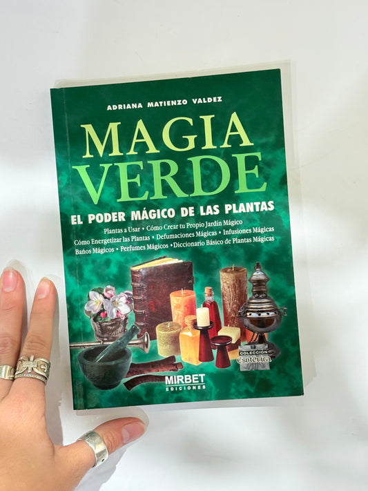 Magia Verde( Libro Español ) Por: Adriana Matienzo Valdez