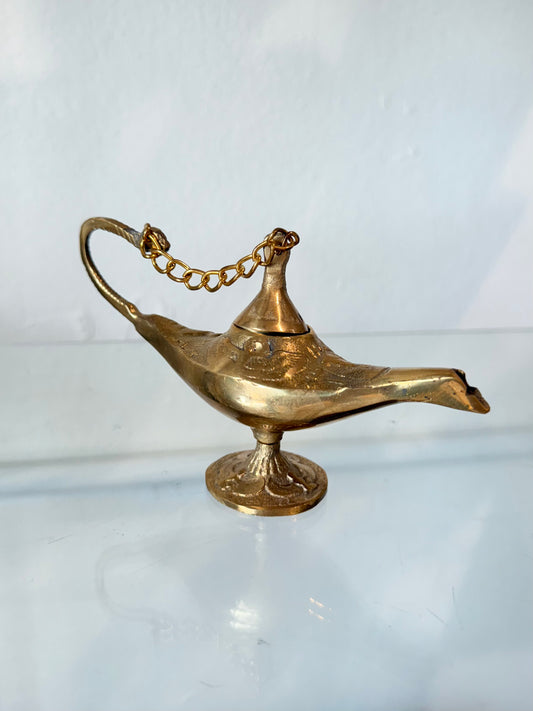 Egyptian Brass Genie Lamp | Lámpara del Genio Egipcia de Latón