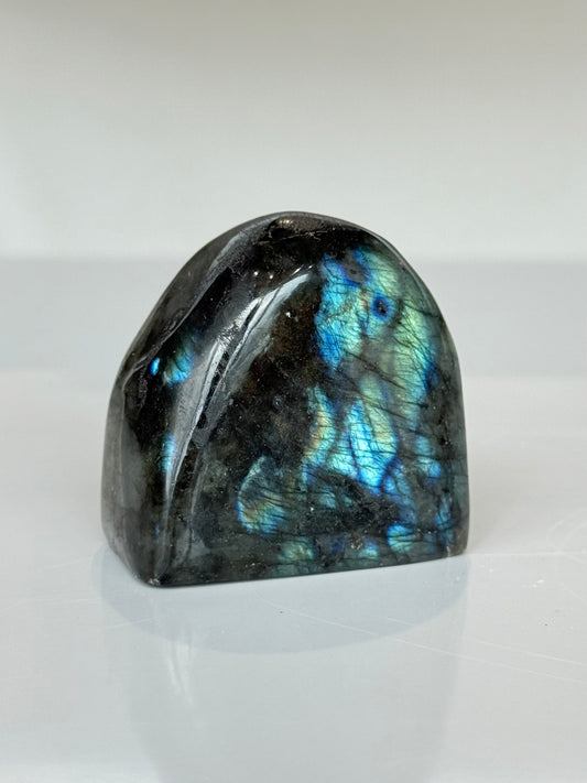 Labradorite Freeform ( Madagascar )