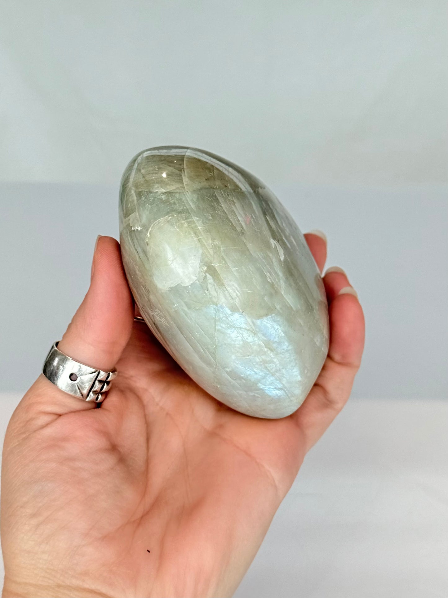 Green Moonstone Heart ( Madagascar )