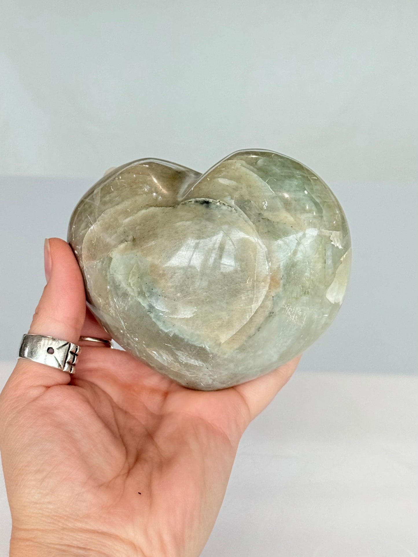 Green Moonstone Heart ( Madagascar )