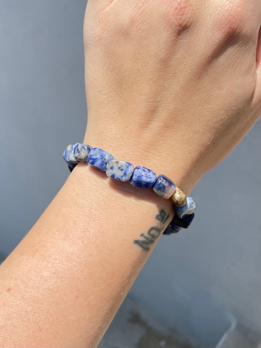 Sodalite Freefrom Bracelet