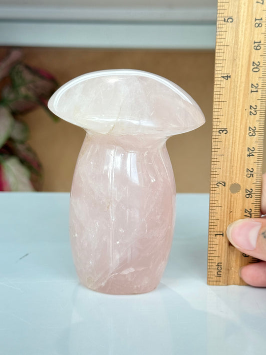 4” Rose Quartz Mushroom / Hongo de Cuarzo Rosa de 4”