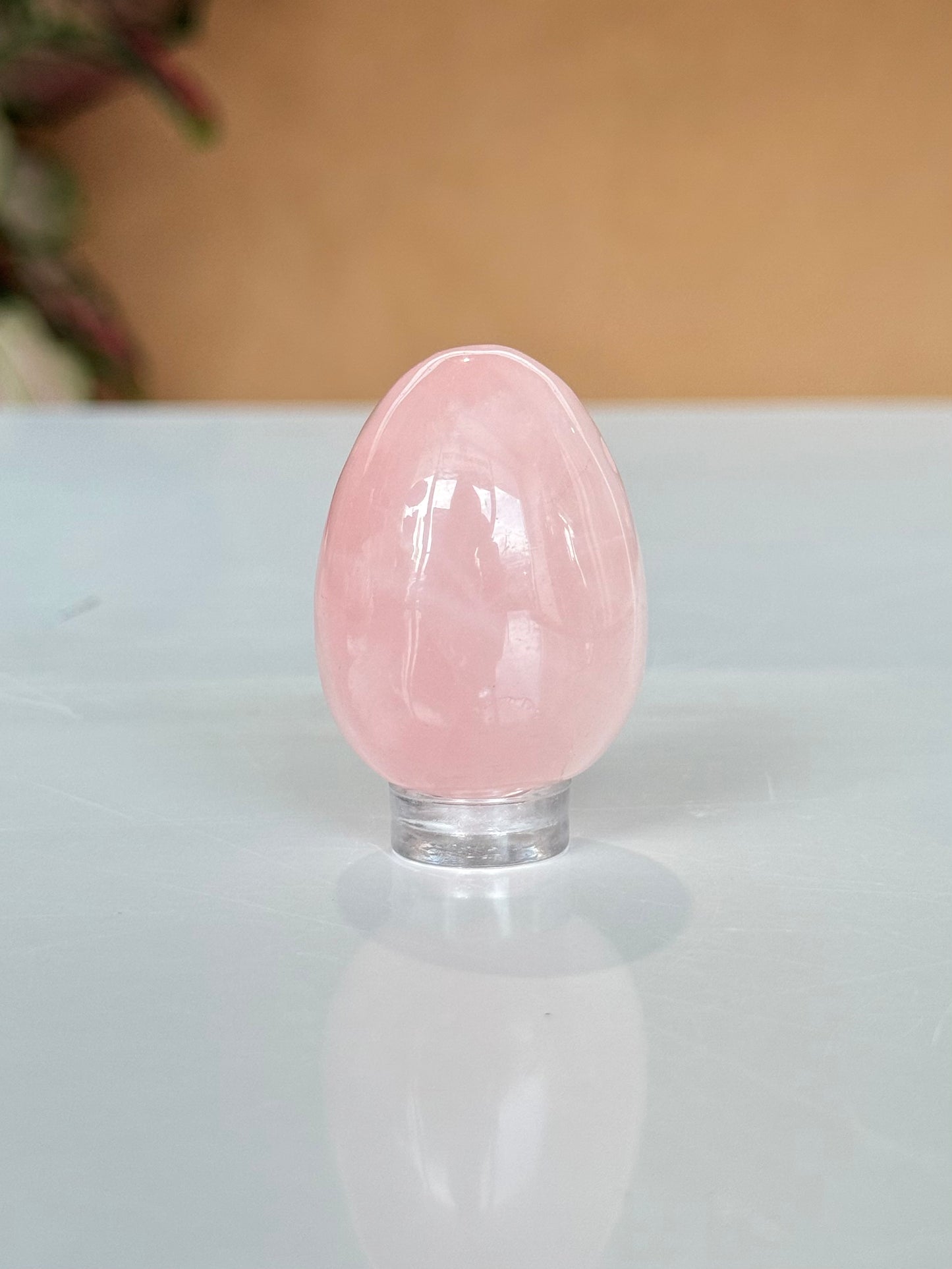 Medium Rose Quartz Yoni Egg (Drilled) | Huevo Yoni Mediano de Cuarzo Rosado (Perforado)