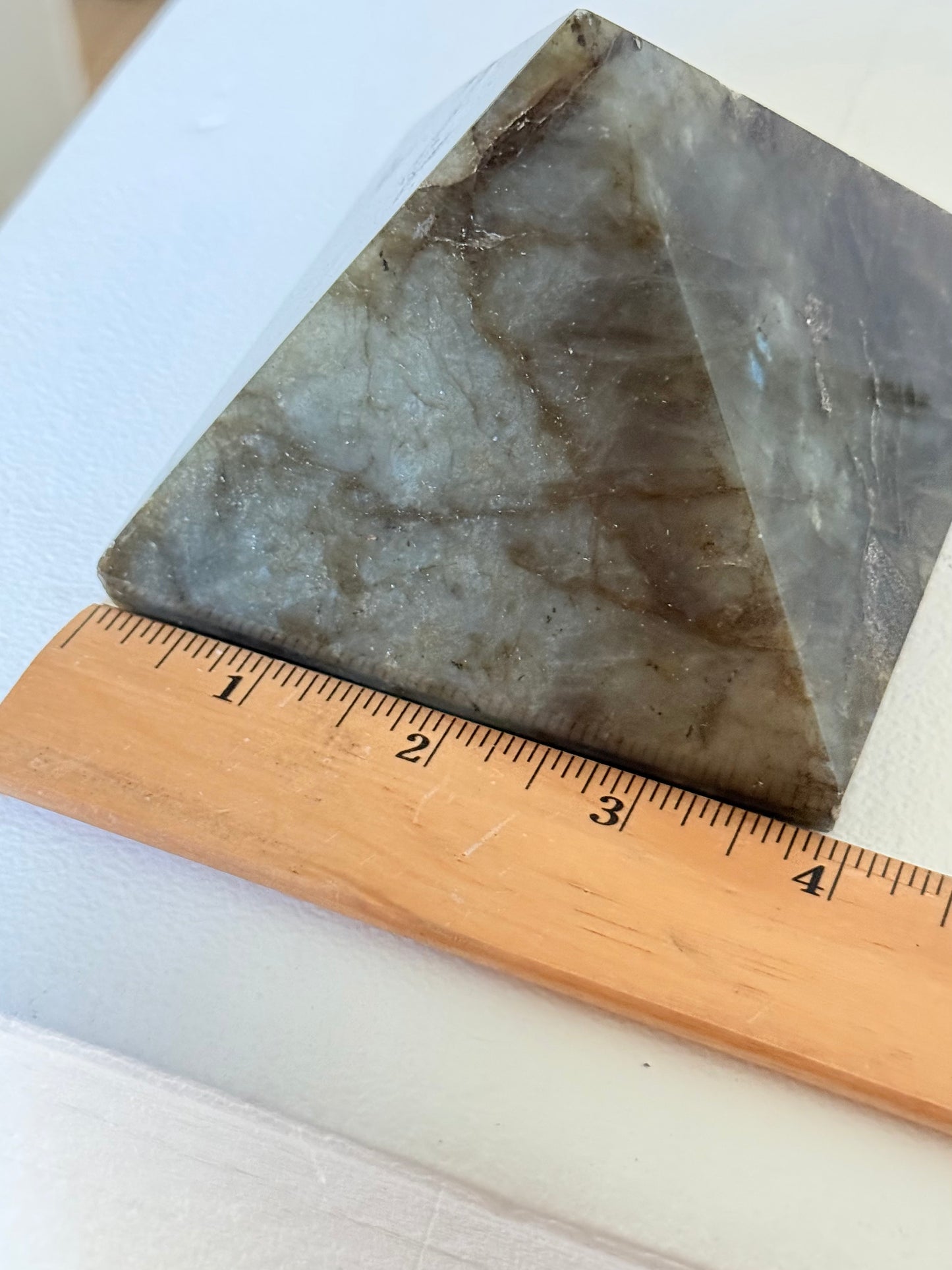 Labradorite Pyramid | Pirámide de Labradorita